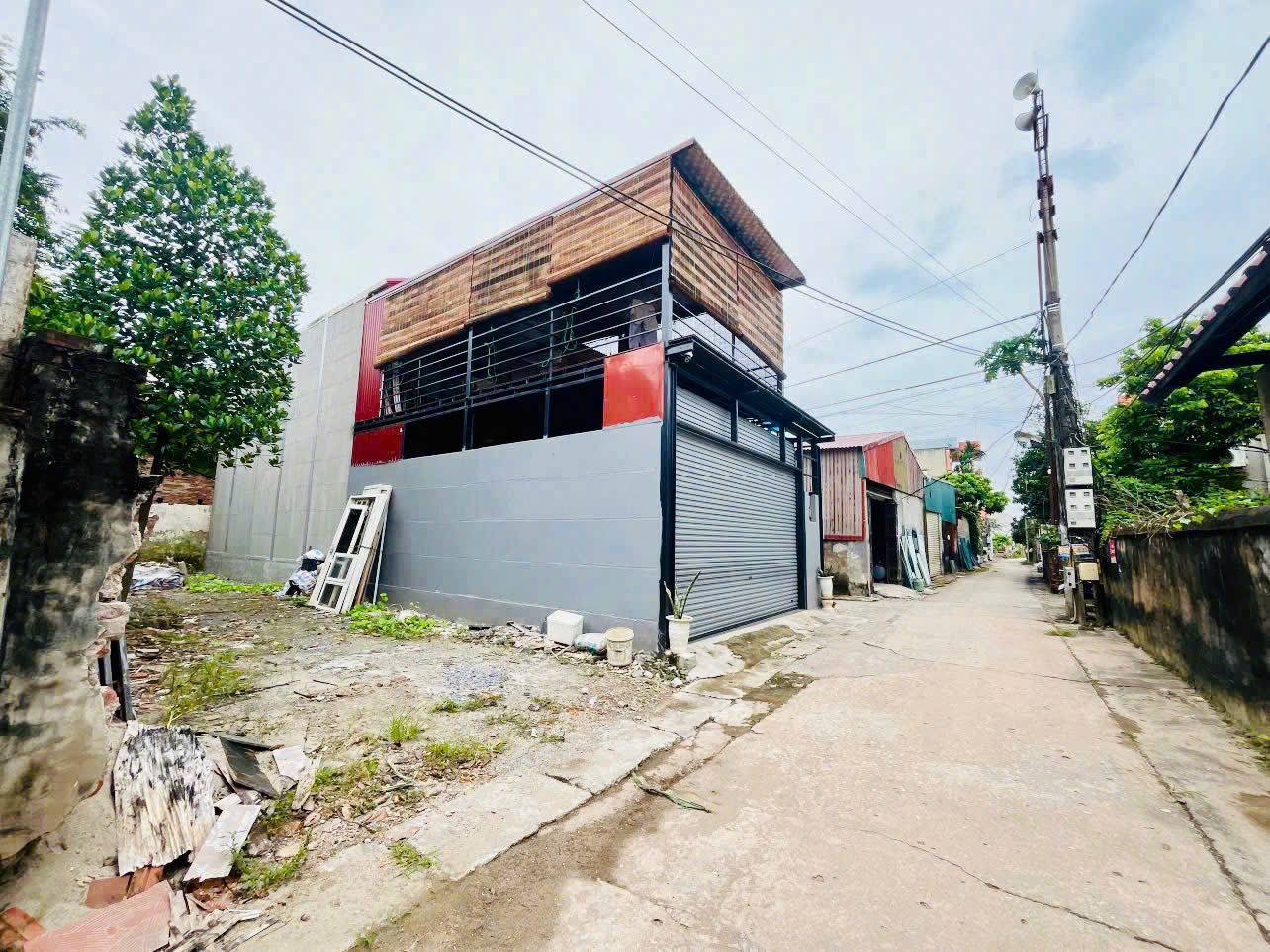 92,6M Chúc Đồng-Thụy Hương đất vuông đẹp giá khoảng 5 tỷ 92,6M Chúc Đồng-Thụy Hương đất vuông đẹp giá khoảng 5 tỷ